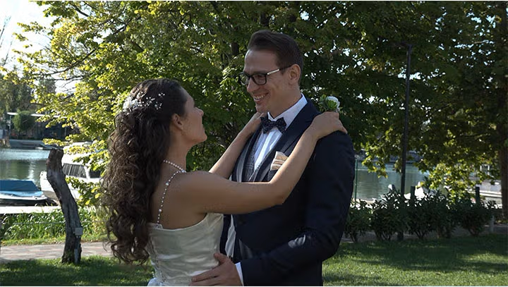 Dalma és György esküvői videóbójából kivágott kép